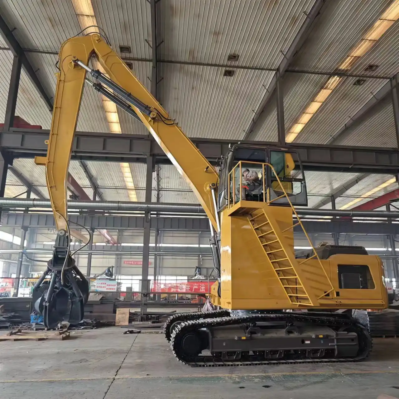 Applications of Unloading Arm Steel Grabbing Machine